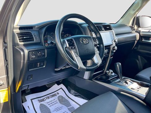 Used 2023 Toyota 4Runner SR5 Premium w/ Moonroof Package AWD/4WD image 9