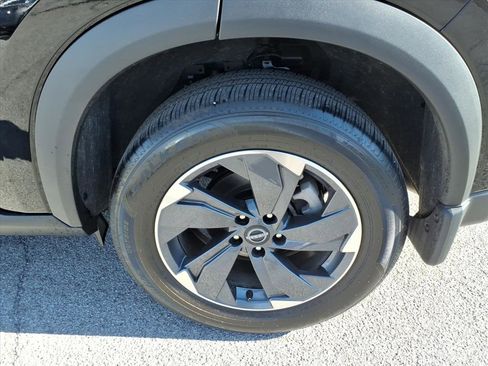 Certified 2025 Nissan Rogue SV image 4