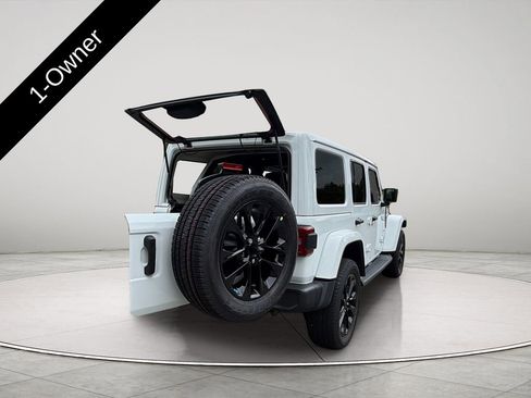 Used 2023 Jeep Wrangler Unlimited Sahara w/ Cold Weather Group AWD/4WD image 13