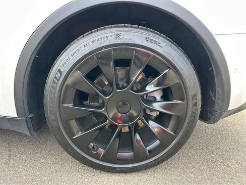 Used 2021 Tesla Model Y 2WD image 14