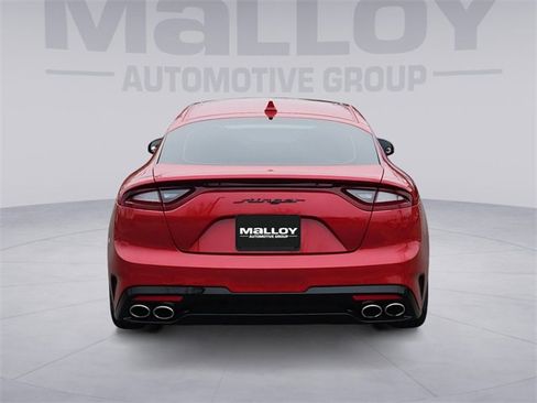 Used 2018 Kia Stinger GT2 image 4