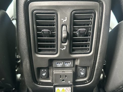 Used 2023 Dodge Durango R/T w/ Tow 'N Go Package AWD/4WD image 25