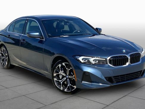 Used 2025 BMW 330i Sedan RWD image 2