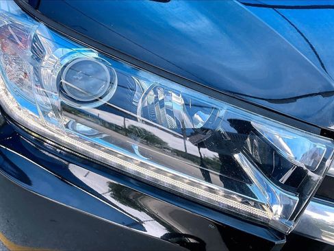 Used 2019 Toyota Highlander Limited Platinum AWD/4WD image 28