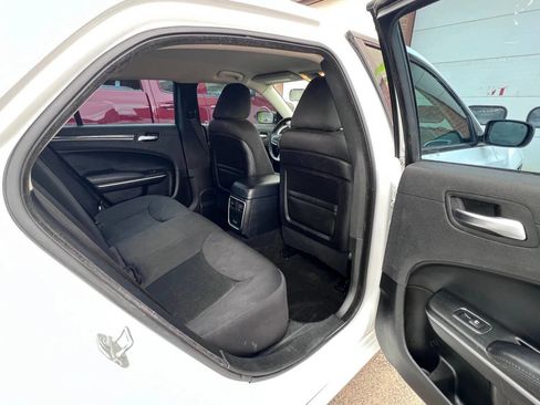 Used 2019 Chrysler 300 Touring w/ Sport Appearance Package image 17