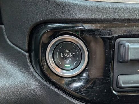 Used 2025 Chevrolet Silverado 1500 LT image 19