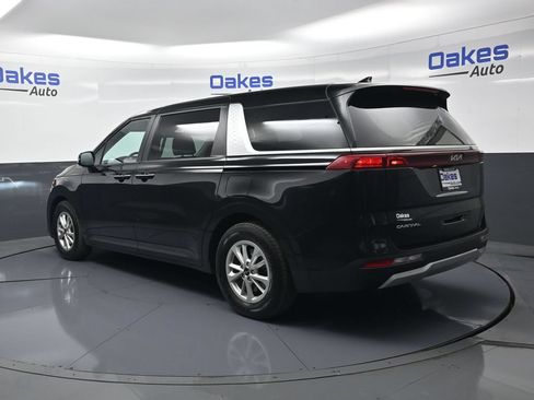 Certified 2024 Kia Carnival LX FWD image 5