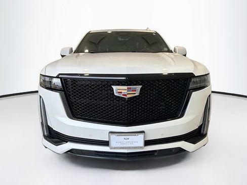 Certified 2022 Cadillac Escalade Sport Platinum w/ Heavy-Duty Trailer Package image 2