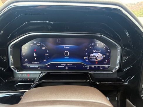 Used 2024 Chevrolet Silverado 1500 LTZ w/ LTZ Convenience Package II image 13