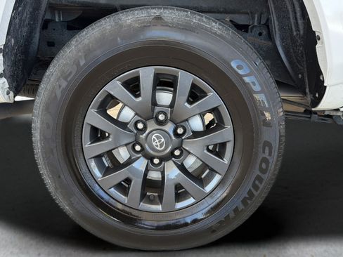 Used 2023 Toyota Tacoma SR5 w/ Technology Package AWD/4WD image 20