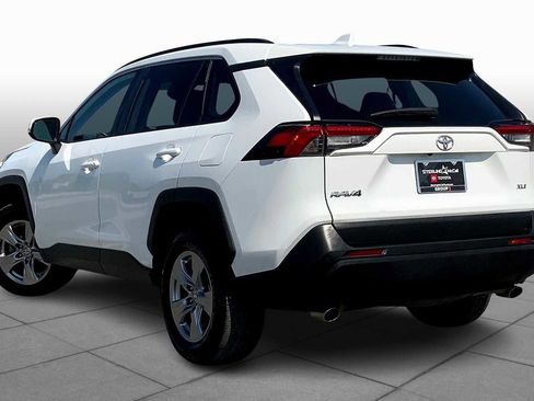 Used 2022 Toyota RAV4 XLE FWD image 12