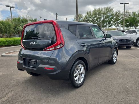 Certified 2022 Kia Soul LX w/ Technology Package image 7