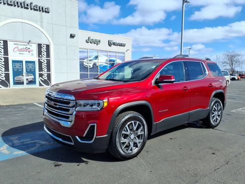 Used 2023 GMC Acadia SLE w/ Driver Convenience Package FWD image 2