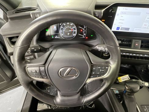 Used 2023 Lexus UX 250h image 11