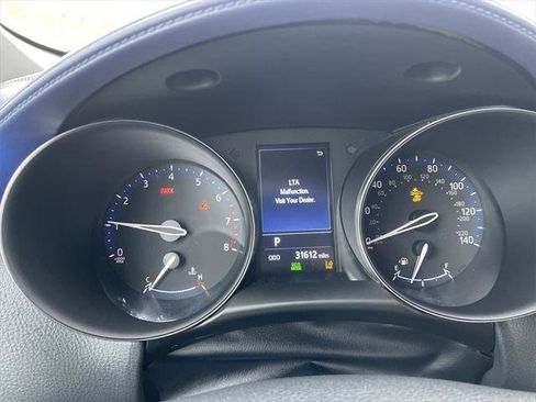 Certified 2022 Toyota C-HR XLE image 18