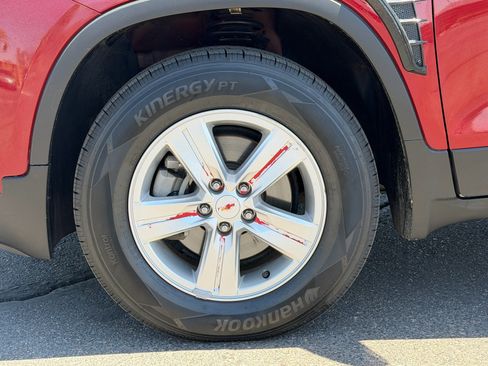 Used 2021 Chevrolet Trax LT AWD/4WD image 10