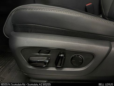 Used 2026 Lexus GX 550 AWD/4WD image 12