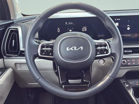Used 2024 Kia Sorento S w/ Panoramic Sunroof Package FWD image 19