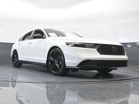 Used 2025 Honda Accord Sport image 63