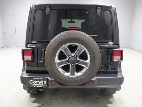 Used 2023 Jeep Wrangler Unlimited Sahara AWD/4WD image 3