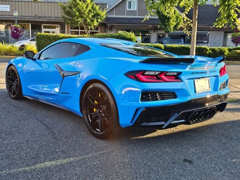 Used 2025 Chevrolet Corvette Z06 w/ Stealth Interior Trim Package RWD image 7