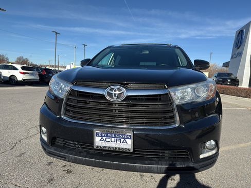 Used 2015 Toyota Highlander Limited image 2
