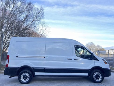Used 2020 Ford Transit 250 Medium Roof w/ Load Area Protection Package image 4