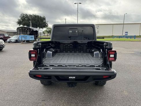 Used 2024 Jeep Gladiator Sport AWD/4WD image 5