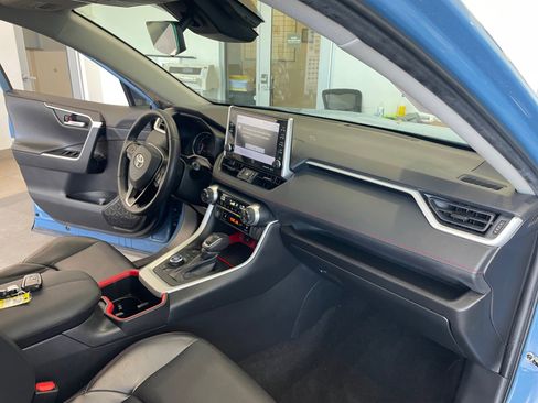 Certified 2022 Toyota RAV4 TRD Off-Road w/ TRD Off-Road Weather Package AWD/4WD image 31