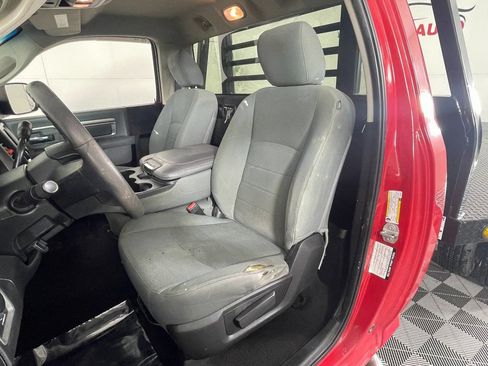 Used 2018 RAM 3500 Tradesman w/ Chrome Appearance Group RWD image 22