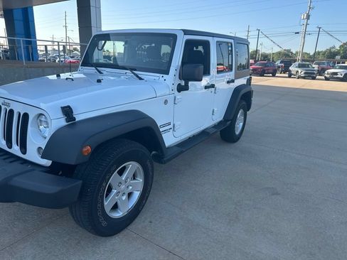 Used 2014 Jeep Wrangler Unlimited Sport w/ Quick Order Package 24S AWD/4WD image 25