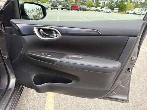 Used 2019 Nissan Sentra SR image 14