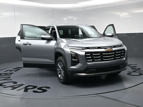 Used 2026 Chevrolet Equinox LT FWD image 23