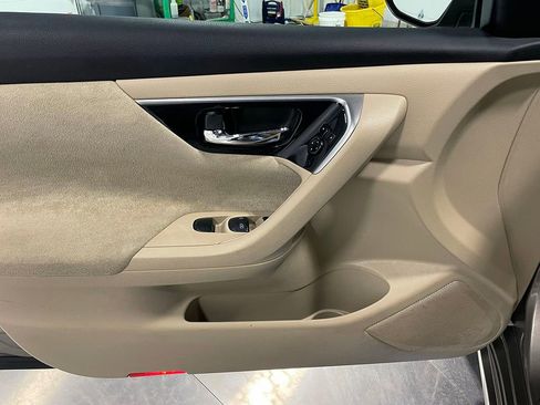 Used 2013 Nissan Altima 2.5 SV w/ 2.5SV Convenience Pkg FWD image 19