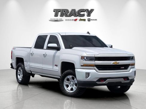Used 2018 Chevrolet Silverado 1500 LT w/ All Star Edition AWD/4WD image 2