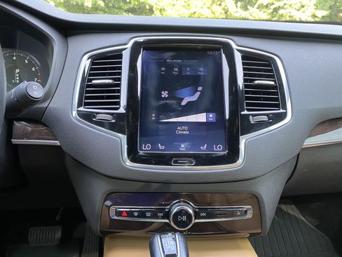 Used 2018 Volvo XC90 T6 Momentum w/ Convenience Package AWD/4WD image 22