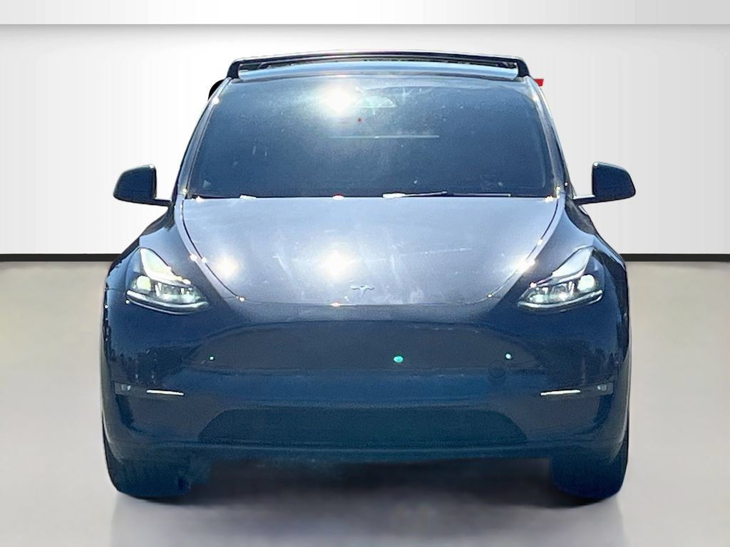 Used 2024 Tesla Model Y Long Range AWD/4WD image 2