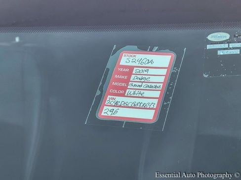 Used 2019 Dodge Grand Caravan SXT image 16