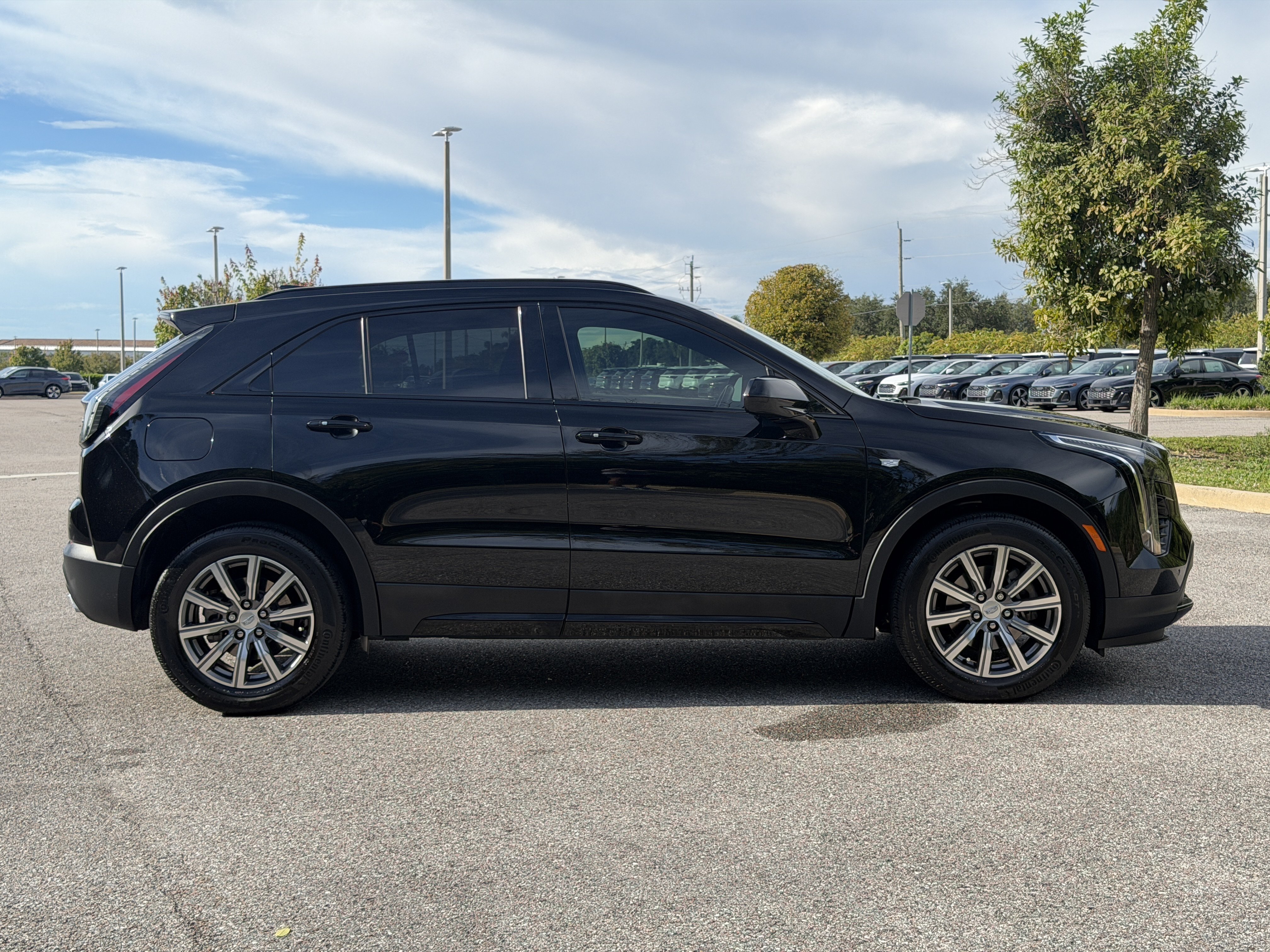 Used 2019 Cadillac XT4 Sport w/ Driver Awareness Package FWD image 8