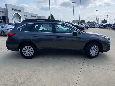Used 2019 Subaru Outback 2.5i AWD/4WD image 10