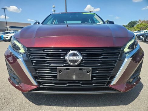Used 2025 Nissan Altima 2.5 SV AWD/4WD image 2