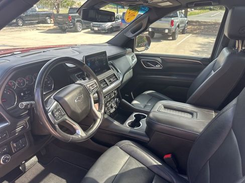 Used 2021 Chevrolet Suburban Z71 w/ Z71 Signature Package AWD/4WD image 15