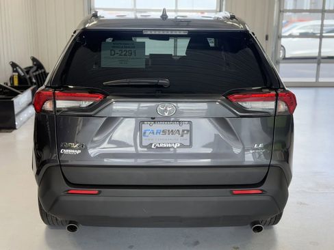 Used 2025 Toyota RAV4 LE AWD/4WD image 4