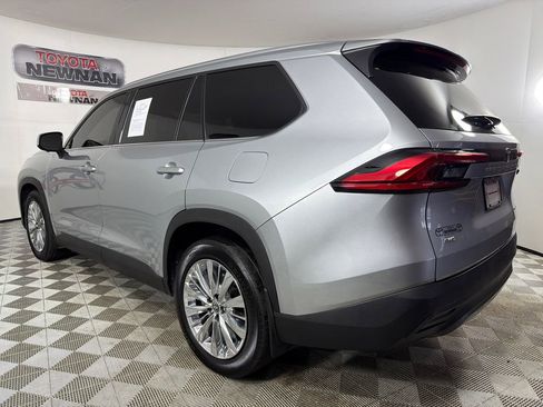 Used 2024 Toyota Grand Highlander AWD image 6