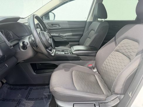 Used 2023 Nissan Pathfinder S AWD/4WD image 12