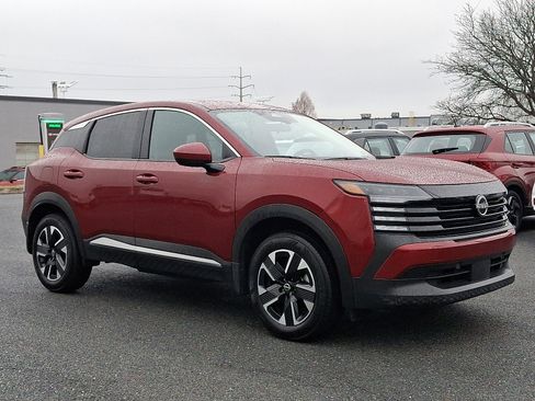 Used 2025 Nissan Kicks SV w/ Charging Package image 7