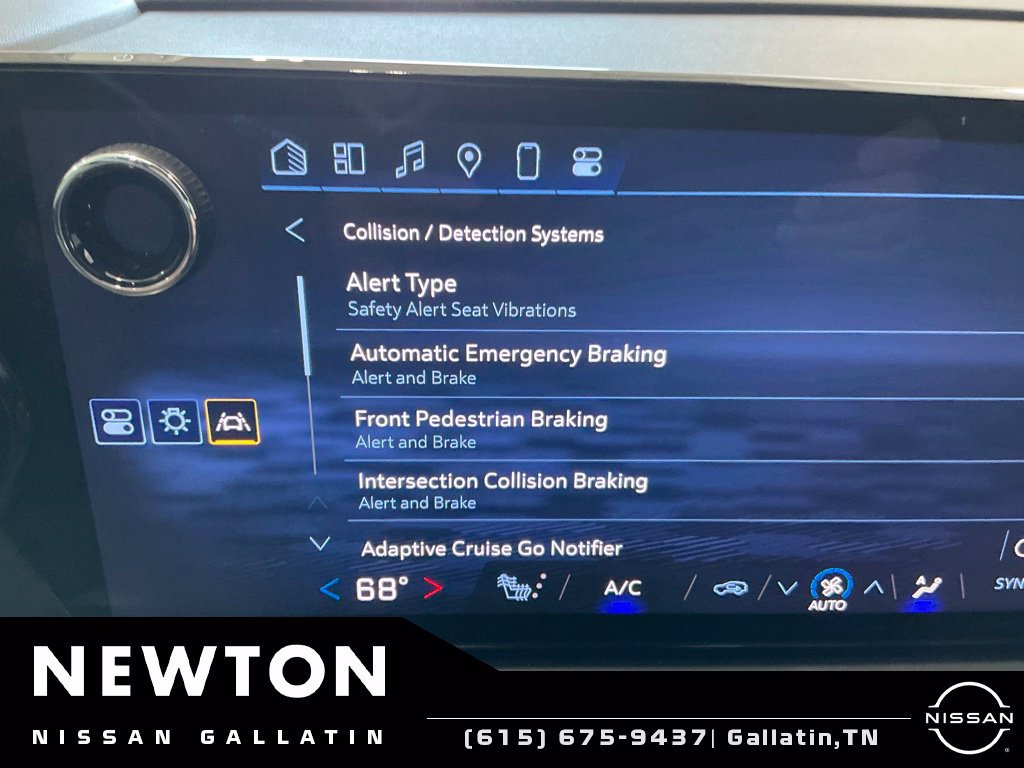 Used 2024 Chevrolet Traverse LT FWD image 34