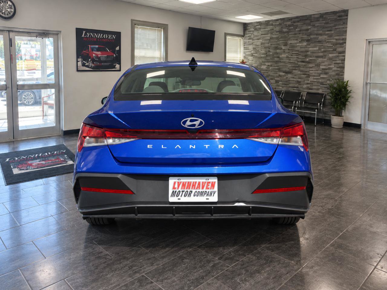 Used 2024 Hyundai Elantra SE FWD image 15