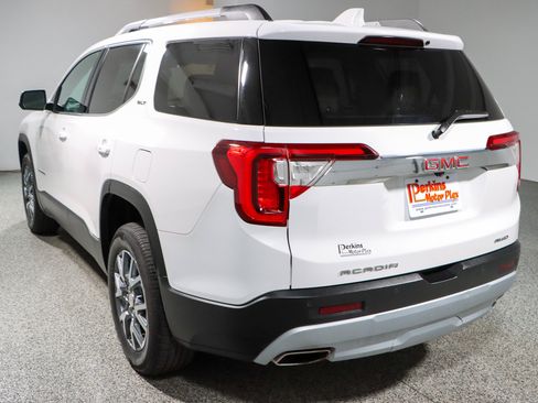 Used 2023 GMC Acadia SLT AWD/4WD image 9