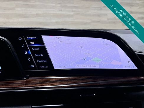 Used 2024 Cadillac Escalade Premium Luxury AWD/4WD image 19